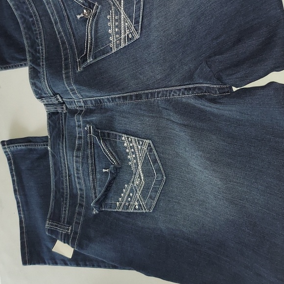 NWT SIZE 22W APT 9 STRETCHY JEANS WITH JEWELS ON BACK POCKETS - Picture 5 of 7